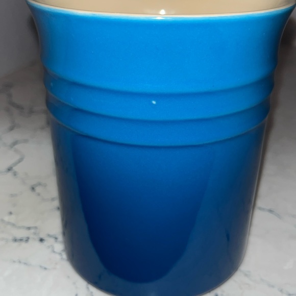 Le Creuset Marseille 1.1 L utensil holder NWT - Picture 4 of 6